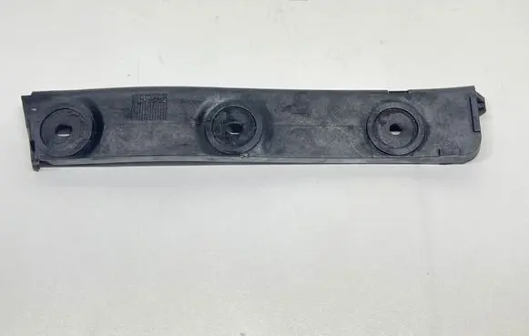 Front bumper mounting bracket