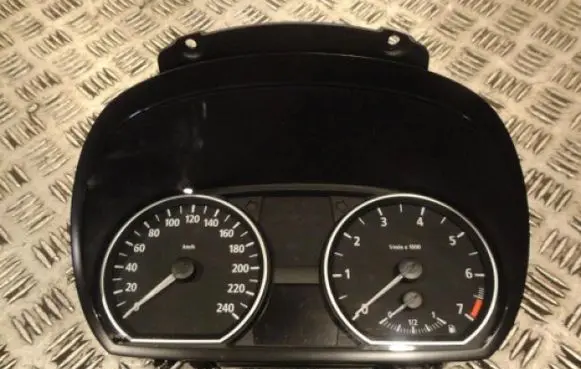 BMW 1 E81 E87 Speedometer (instrument cluster)