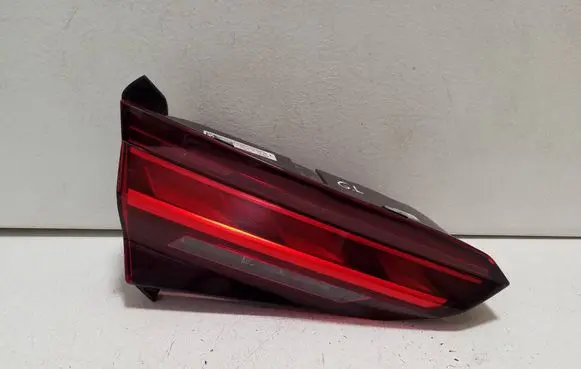 Audi A5 Tailgate rear/tail lights 8W6945093AA