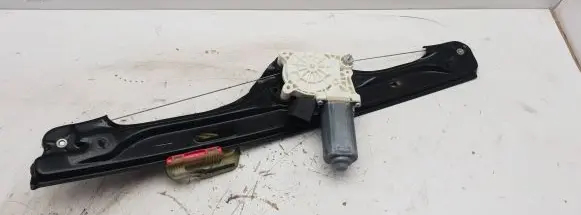 BMW X5 F15 Front door window regulator motor C11468102