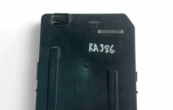 Renault Kangoo II Fuse module 8201044235B