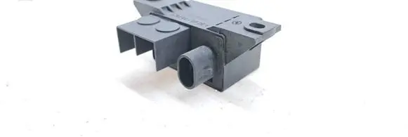 Mercedes-Benz CLS C219 Charging relay A0025426419 0332002167