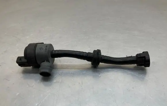 BMW 3 E90 E91 Fuel return line/hose 7619306