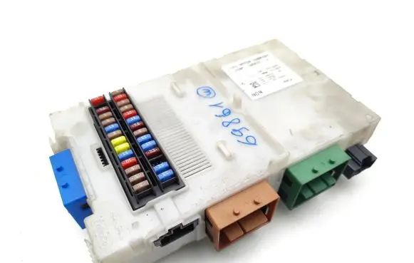 Land Rover Freelander 2 - LR2 Fuse module BG9T14D572LA 28282142
