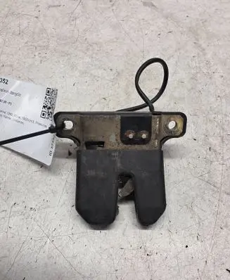 Audi 80 90 B3 Tailgate/trunk/boot lock/catch/latch 8A5827505B