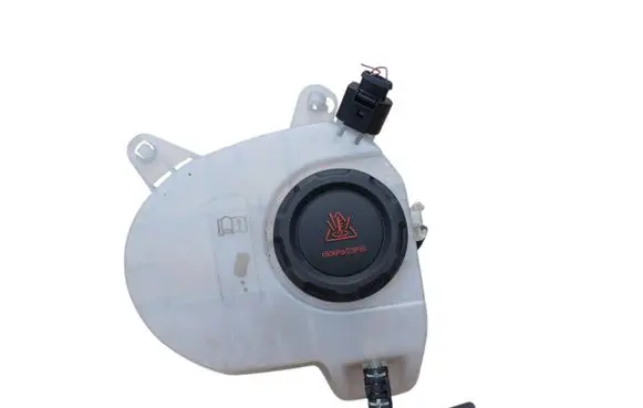 Volkswagen Golf VIII Coolant expansion tank/reservoir 5WA121407F