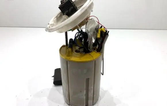 BMW 5 E60 E61 In-tank fuel pump 6765848