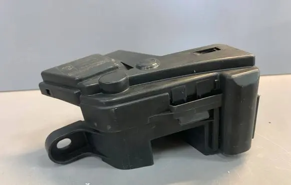 BMW 7 E65 E66 Vacuum air tank 8387573 10688710