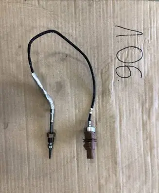 Volkswagen Tiguan Exhaust gas temperature sensor 05L919529E 211625005207 AGAT5D1