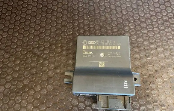 Audi A6 S6 C6 4F Gateway control module 4F0907468D 4F0910468A