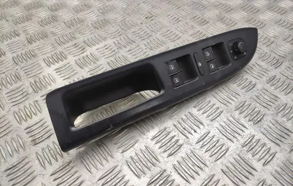 Volkswagen Golf Plus Electric window control switch 5M1867371C