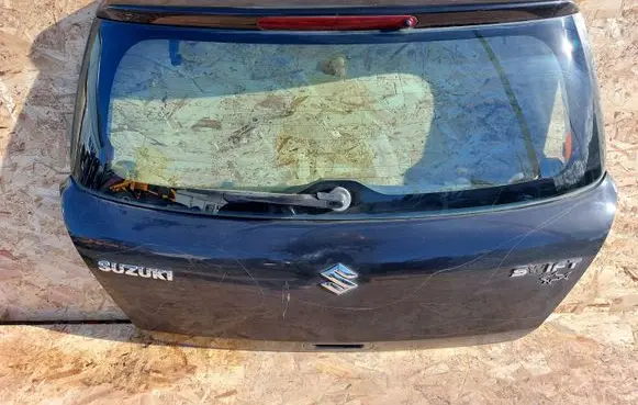 Suzuki Swift I Tailgate/trunk/boot lid