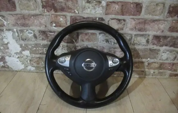 Nissan Juke I F15 Steering wheel
