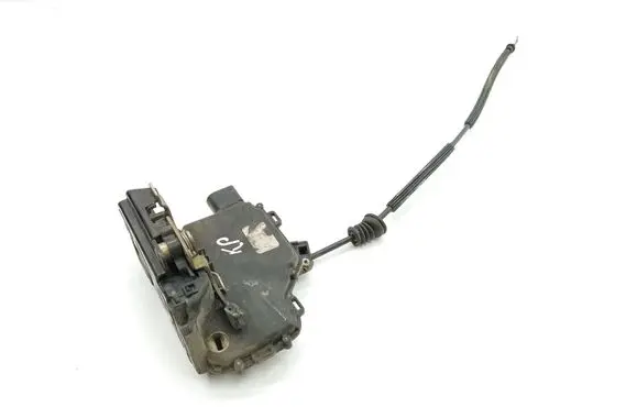 Volkswagen New Beetle Front door lock 