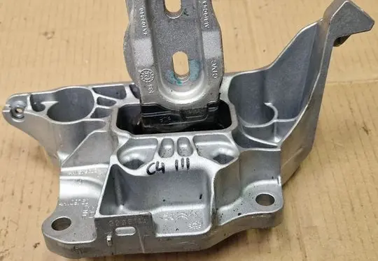 Citroen C4 III e-C4 Engine mount vacuum valve 