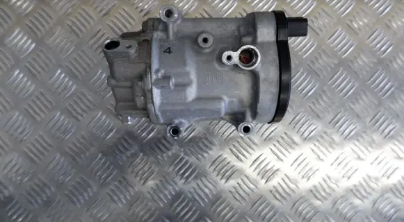 Toyota Prius (XW50) Air conditioning (A/C) compressor (pump) 8837047091 8837047092 0424000370