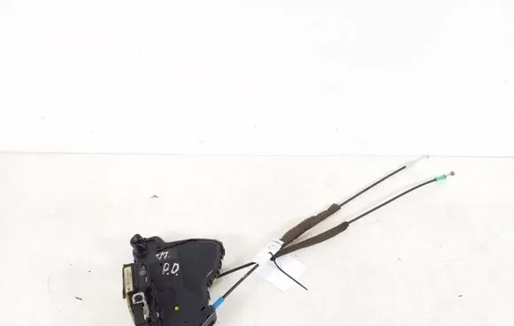 Toyota Corolla E120 E130 Front door lock 69030-13071