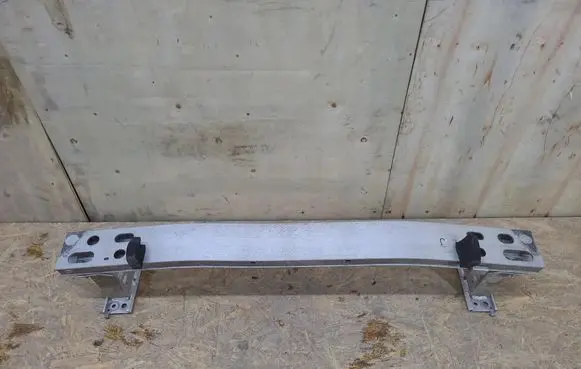 Toyota Prius (XW30) Front bumper cross member 