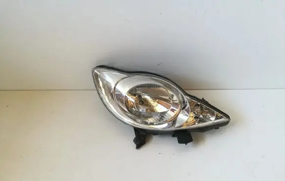 Peugeot 107 Headlight/headlamp 811100H030 89033104