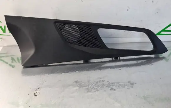 Peugeot 308 Rear door handle cover 98011479 M47157