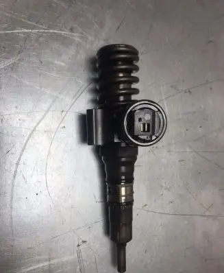 Skoda Octavia Mk2 (1Z) Fuel injector 03G130073G