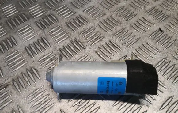 Mercedes-Benz S W221 Seat adjustment motor 2208201542 A2208201542