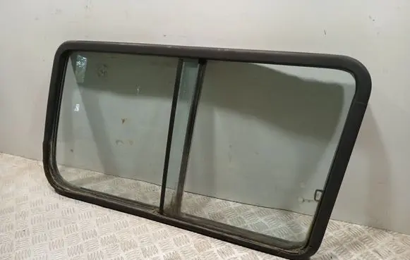 Nissan Patrol Y60 Rear side window