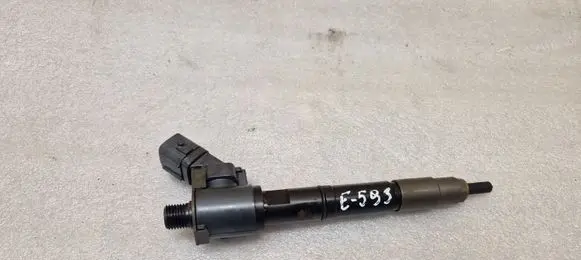 Volvo V40 Fuel injector 31405404