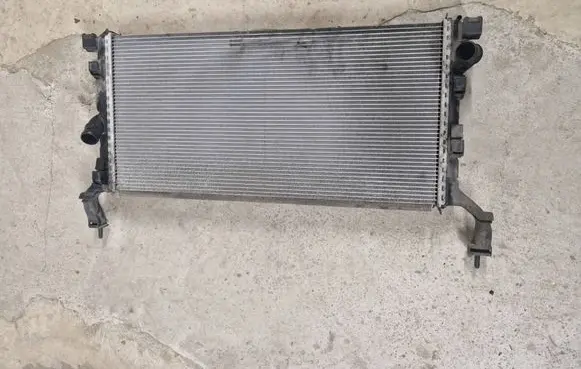 Renault Laguna III Coolant radiator 214100004R