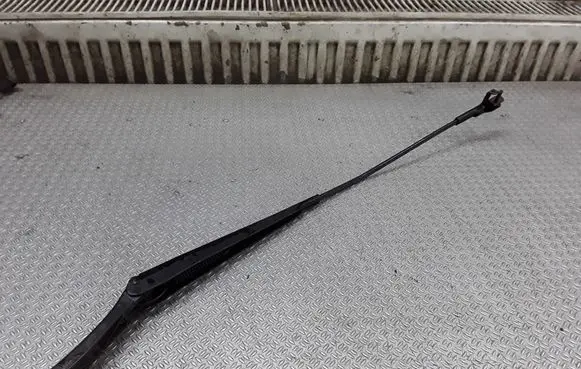 Volkswagen Golf V Front wiper blade arm 1K1955410