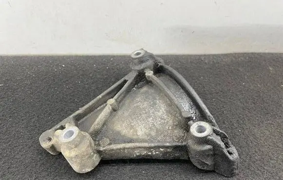 Audi A6 S6 C6 4F A/C compressor mount bracket 06E260835C