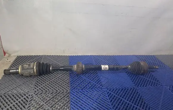 Lexus CT 200H Front driveshaft