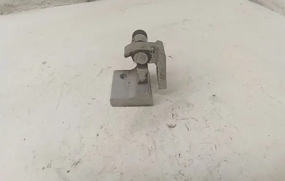 Audi Q7 4L Rear door upper hinge 7L0833402B