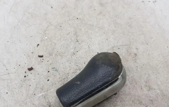 Toyota Corolla E120 E130 Gear lever shifter trim leather/knob NOCODE