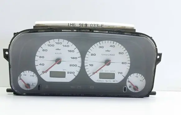 Volkswagen Golf III Speedometer (instrument cluster) 89652470 1H6919031E