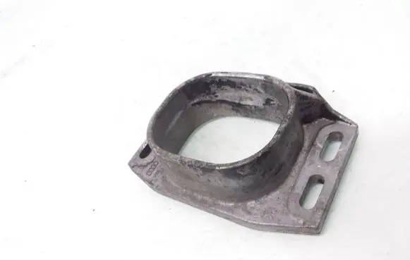 Volkswagen PASSAT B5 Engine mounting bracket 8D0199335P