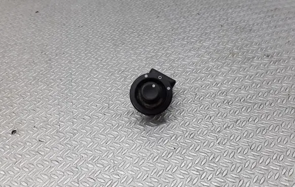 Renault Megane II Wing mirror switch 8200002442A