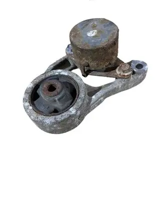 Toyota RAV 4 (XA30) Engine mount bracket