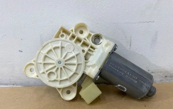 Mercedes-Benz CL C216 Front door window regulator motor A2168200142