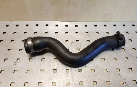 Peugeot 5008 Engine coolant pipe/hose