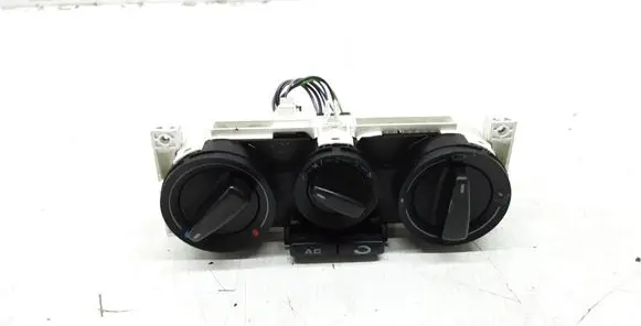 Volkswagen PASSAT B5.5 Climate control unit 1J0820045G