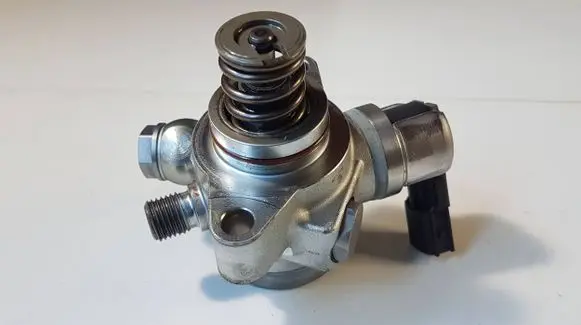 Mazda CX-5 II Fuel injection high pressure pump PYFB203F0 2961000582