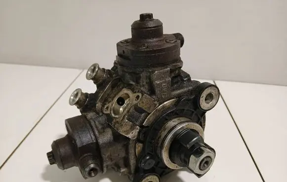 Volvo S60 Fuel injection high pressure pump 31272896 0445010618