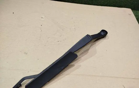 Mazda MX-5 NB Miata Wiper trim J07ELD1315 Z5884