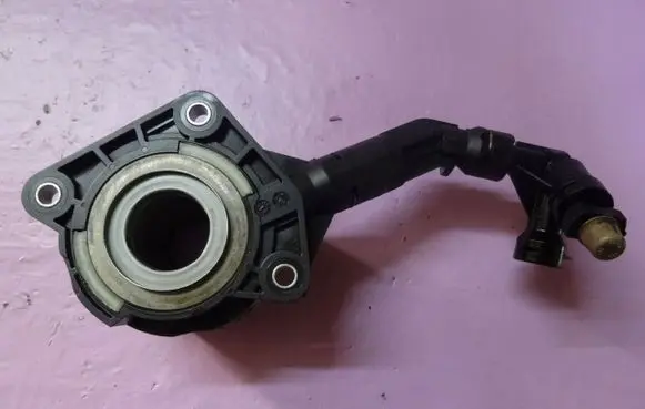 Ford Mondeo MK I Clutch release bearing slave cylinder 325GBA