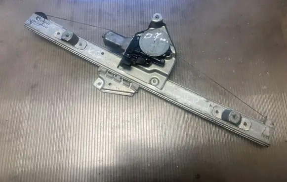 Suzuki Grand Vitara II Rear door window regulator with motor 8346065J00 2621003530