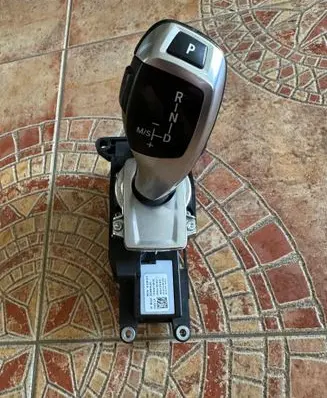 BMW X5 E70 Gear shifter/selector 9228610 1002214900