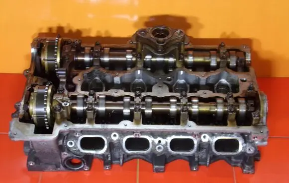 BMW 3 E90 E91 Engine head 755916807 19MB32