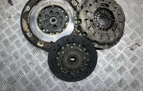 BMW 3 E90 E91 Clutch set kit 323078710