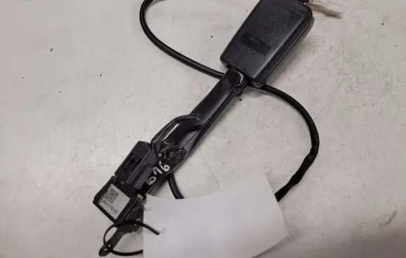 Mitsubishi Grandis Front seatbelt buckle 060116F1 06A170147